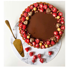 Load image into Gallery viewer, Sponge Cake with chocolate ganache x 16/18