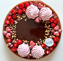 Load image into Gallery viewer, Soft chocolate cake with dark chocolate ganache and berries x10/12