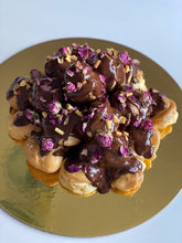 Load image into Gallery viewer, Profiteroles cake customizable ( 70/80 pcs)