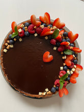 Load image into Gallery viewer, Soft chocolate cake with dark chocolate ganache and berries x10/12