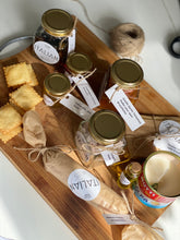 Load image into Gallery viewer, The ultimate picnic/aperitivo box for 8/10 people to share ( customizable)