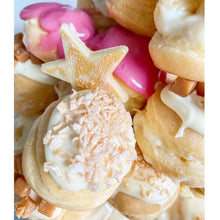 Load image into Gallery viewer, Profiteroles cake customizable ( 30/35 pieces )
