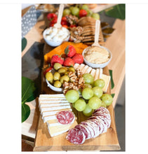 Load image into Gallery viewer, CELEBRATION CATERING FOR 12/24 WITH WARM DISH