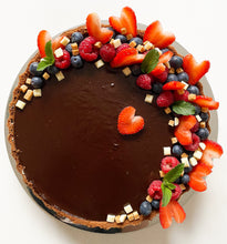 Load image into Gallery viewer, Soft chocolate cake with dark chocolate ganache and berries x10/12