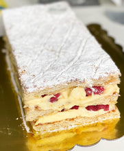 Load image into Gallery viewer, Millefoglie with crema and raspberries