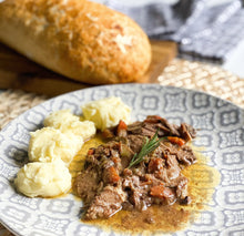 Load image into Gallery viewer, Autumn Menu Red Wine Brasato for 4 people