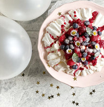 Load image into Gallery viewer, Italian Pavlova ( Meringata) with Berries x 6/8 people