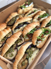 Load image into Gallery viewer, Savoury croissants box 16 pcs
