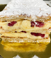 Load image into Gallery viewer, Millefoglie with crema and raspberries
